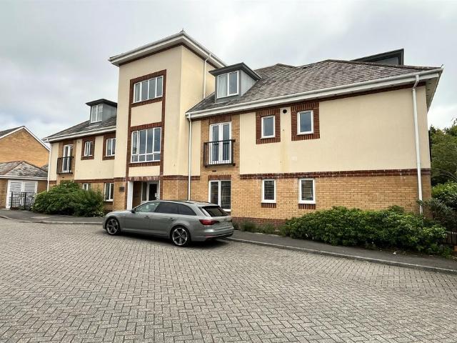 Flat for rent in Poole