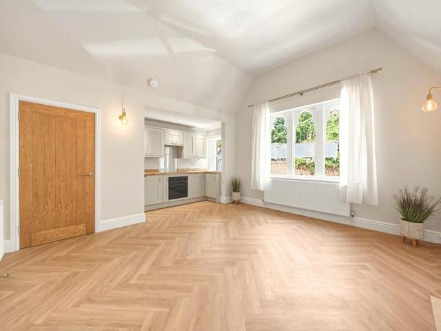 Apartment for rent in The Park, City of Nottingham