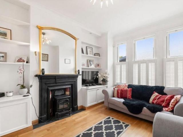 Apartment for rent in Sands End, Greater London