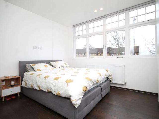 Apartment for rent in Colney Hatch, London
