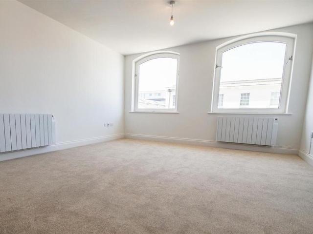 Apartment for rent in Lynworth, Golden Valley