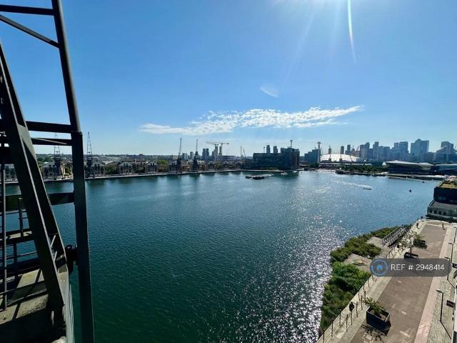 Flat for rent in Canning Town, Greater London