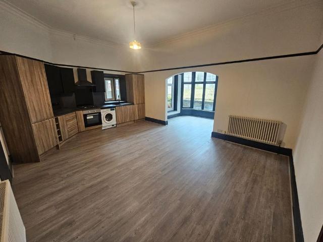 Flat for rent in Claughton, Oxton
