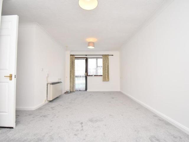 Apartment for rent in Lessness Heath, Greater London
