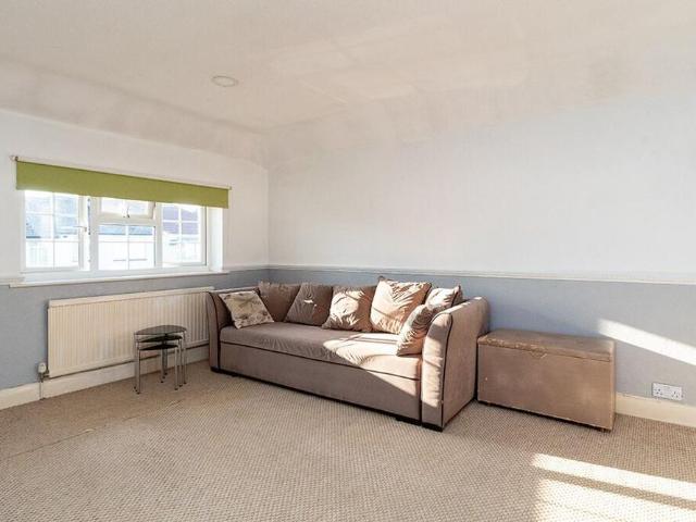 Apartment for rent in London Borough of Ealing, Greenford