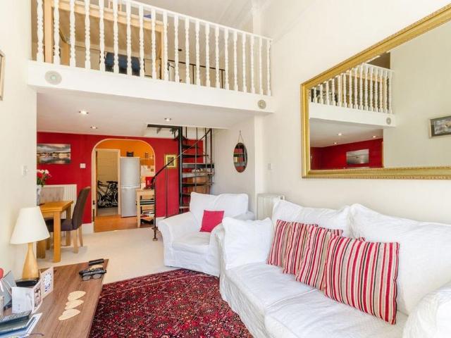 Apartment for rent in Molesey, Elmbridge