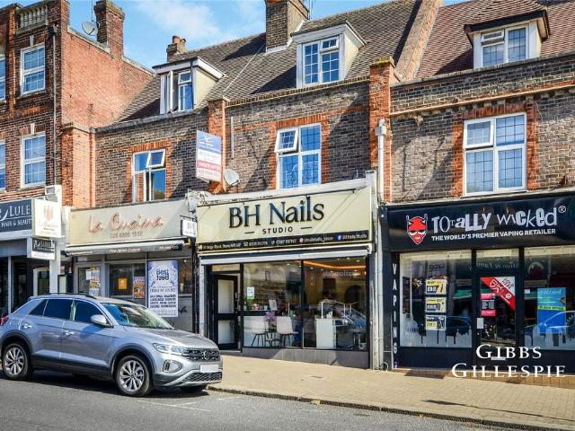 Flat for rent in Pinner, Greater London