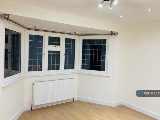 Apartment for rent in London Borough of Harrow, Greater London
