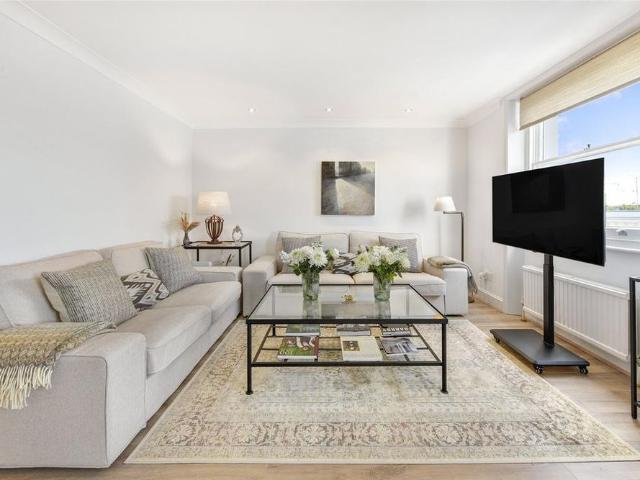 Apartment for rent in The Boltons, Greater London
