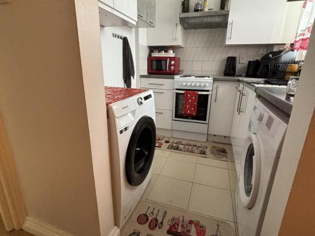 Flat for rent in London Borough of Hounslow, Greater London