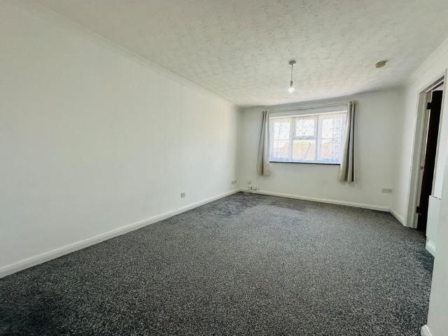 Apartment for rent in Scrattons Farm, Greater London