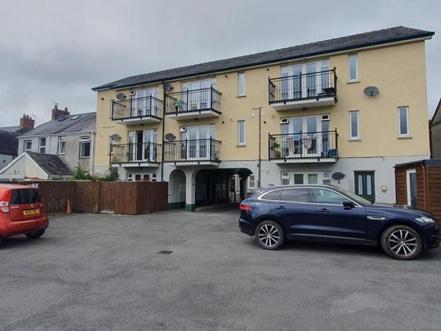 Flat for rent in Carmarthen, Wales