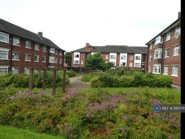Flat for rent in Heaton Park, Bury