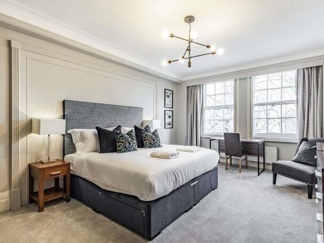 Flat for rent in St. John's Wood, Greater London