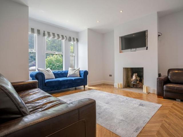 Apartment for rent in Sunningdale
