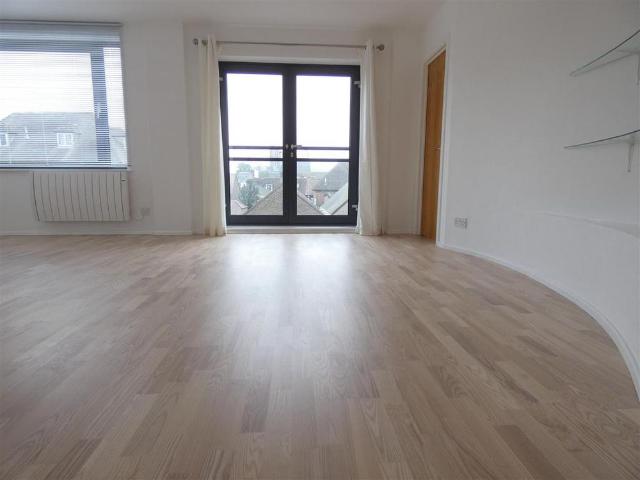 Apartment for rent in St. Mildred's, The Bridge
