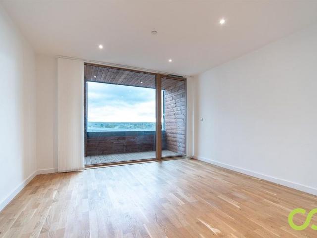 Apartment for rent in Widmore, Greater London
