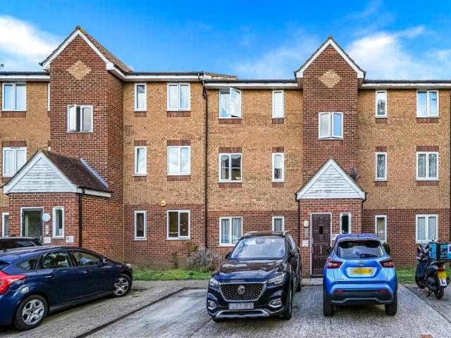 Flat for rent in Goodmayes, Greater London