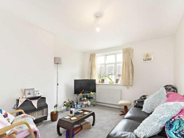 Apartment for rent in London Borough of Merton, Greater London