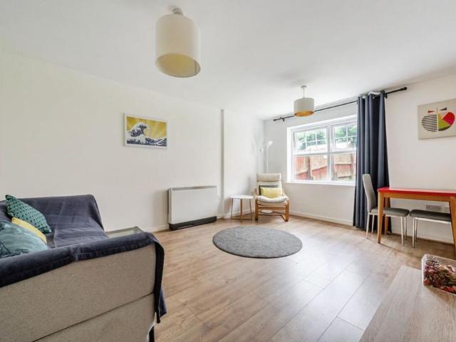 Apartment for rent in Barnet Vale, Greater London