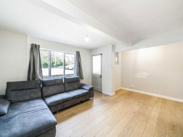 Apartment for rent in Ham, Greater London
