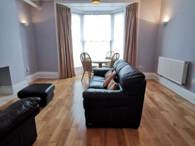 Apartment for rent in Mount Pleasant, Swansea