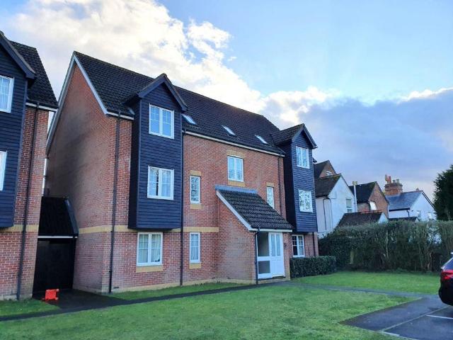 Flat for rent in Enborne, West Berkshire