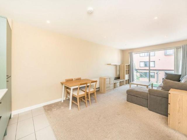 Apartment for rent in London Borough of Hounslow, Spring Grove