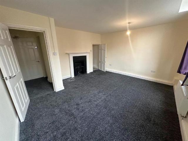 Apartment for rent in Dixons Green, West Midlands