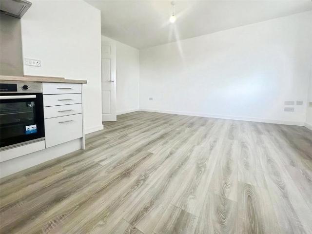 Apartment for rent in Dixons Green, West Midlands