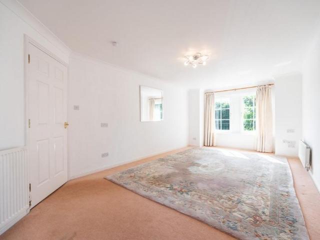 Apartment for rent in Milngavie, Scotland