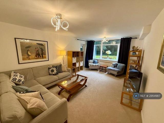 Apartment for rent in Branksome Chine, Branksome Park