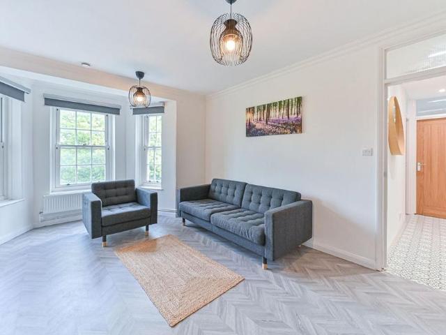 Apartment for rent in Kennington, Greater London