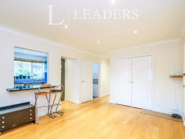 Apartment for rent in Summersdale, Chichester