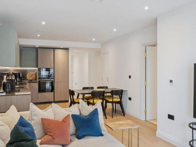 Apartment for rent in Sands End, Greater London