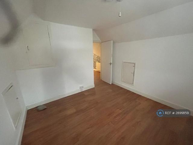 Flat for rent in Frizinghall, West Yorkshire