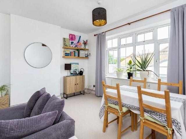 Apartment for rent in Clapham Junction, Cat Hill