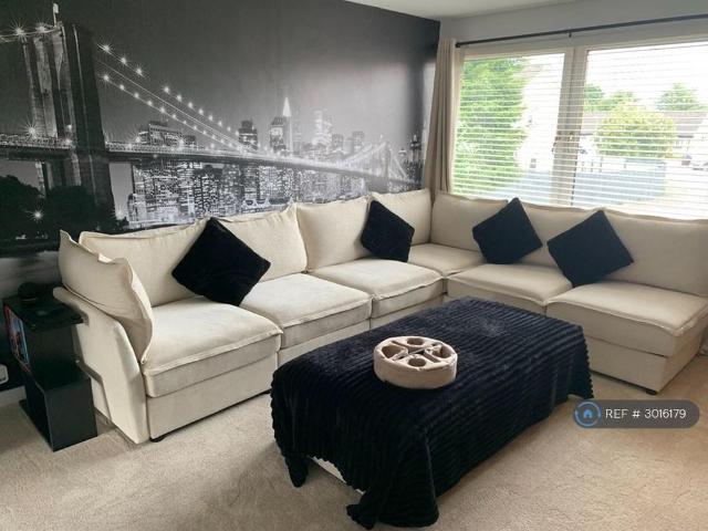 Apartment for rent in Stanley, Scotland