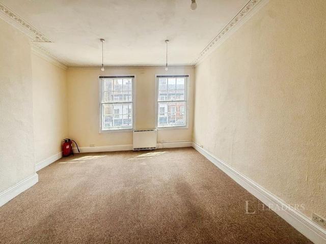 Apartment for rent in Brook Street, Bourne Vale