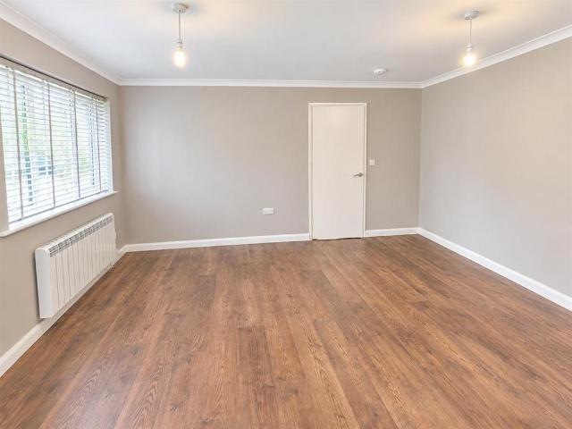Apartment for rent in High Wycombe Community Board, High Wycombe