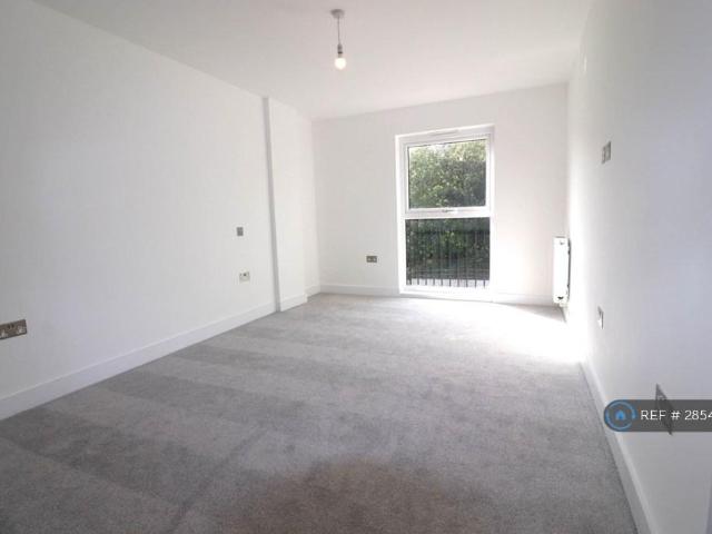 Flat for rent in Stone, Monks Orchard