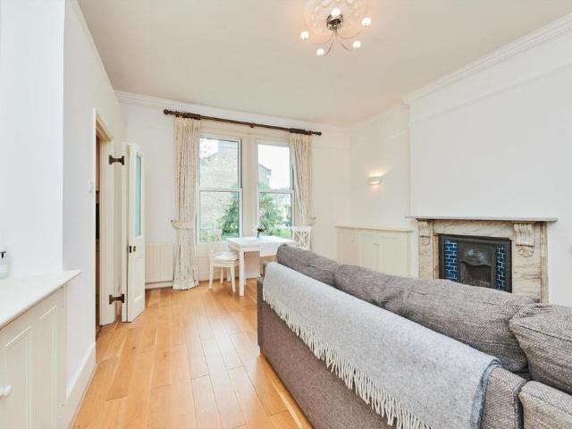 Apartment for rent in Highbury, Greater London