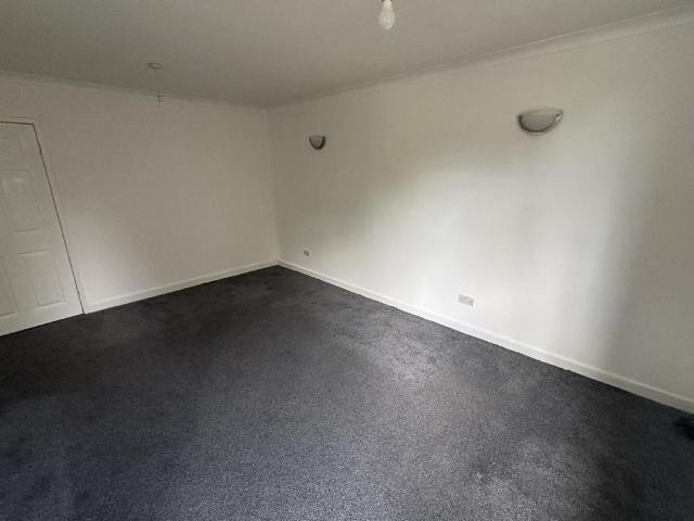 Apartment for rent in Hillend, Scotland
