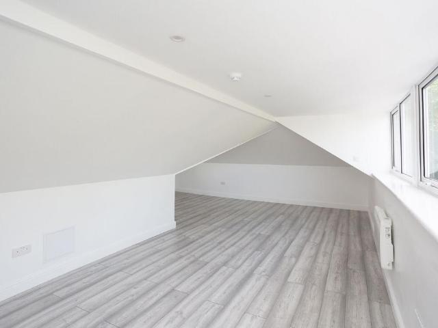 Flat for rent in Bushey, Bushey Heath