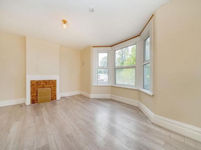 Apartment for rent in Well Hall, Greater London