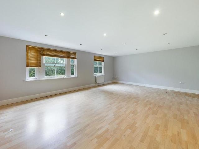 Apartment for rent in Dore, South Yorkshire