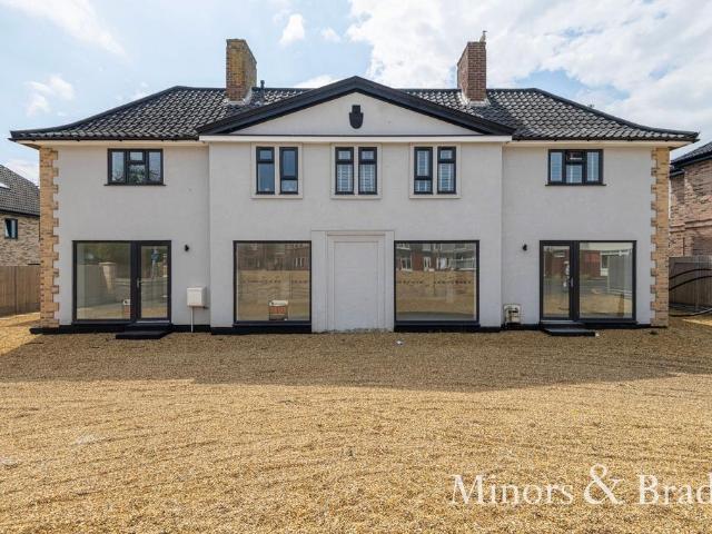 Flat for rent in Stokesby, Norfolk
