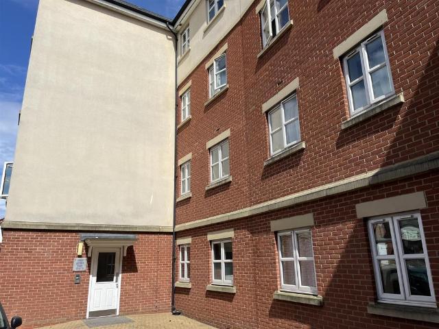 Flat for rent in Elmfield, Leicestershire