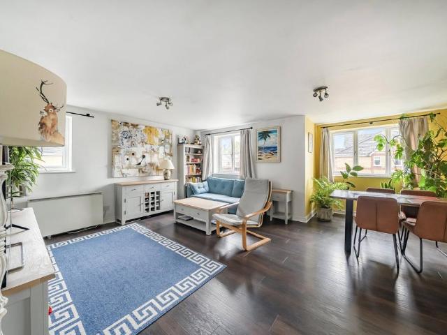 Flat for rent in Surbiton, Greater London