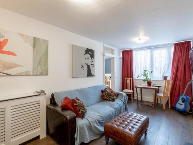 Apartment for rent in Fulham, Walham Green